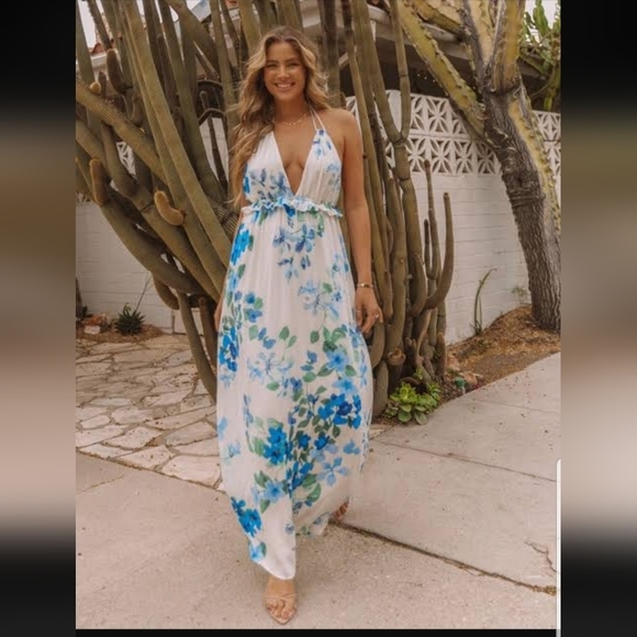 lovestitch Dresses & Skirts - Lovestitch  Floral Halter Dress